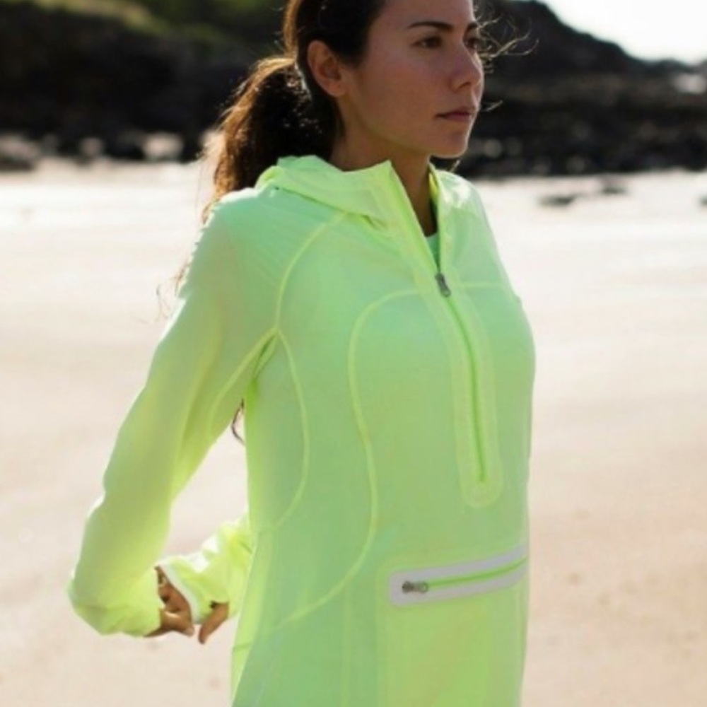 Lululemon windbreaker with reflective details